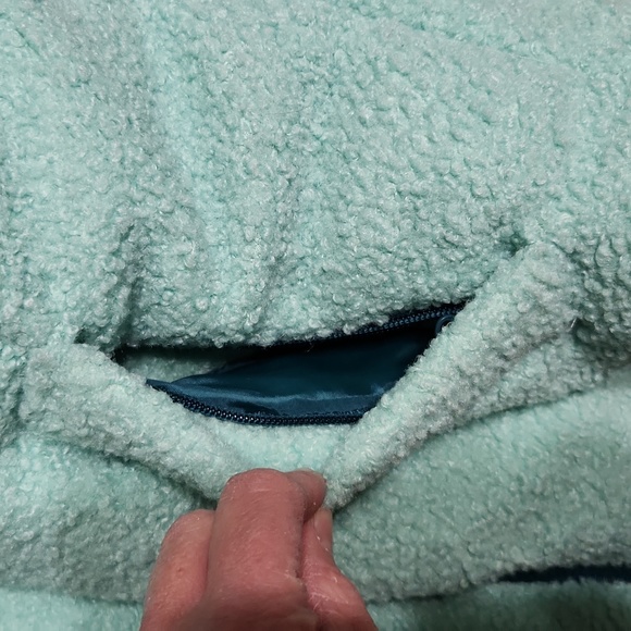 WILD FABLE Size XS puffer vest. 2 tone green. - Picture 3 of 8